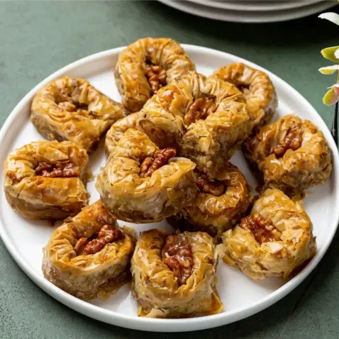 Turkish Baklava Oyoon With Walnuts 1Kg